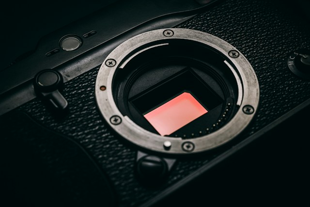 FUJIFILM X-T6│センサーシールド搭載の是非を巡る議論