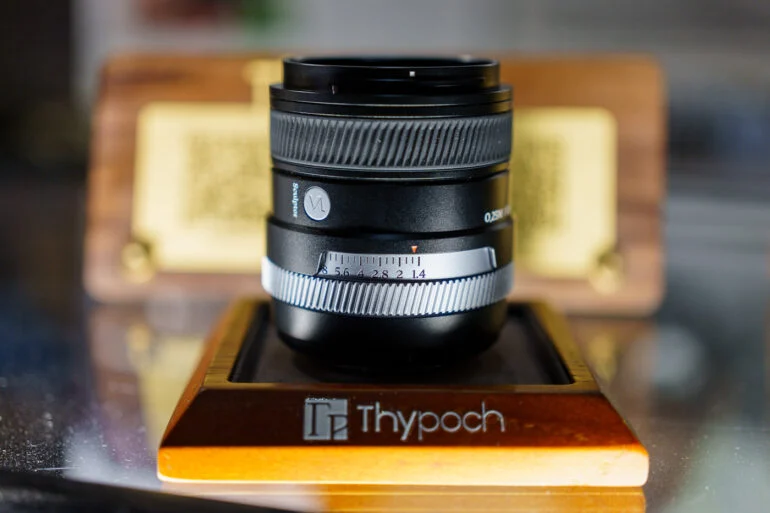 Thypoch Xマウント向け初のAF単焦点レンズ AF Sculptor 23mm F1.4を展示